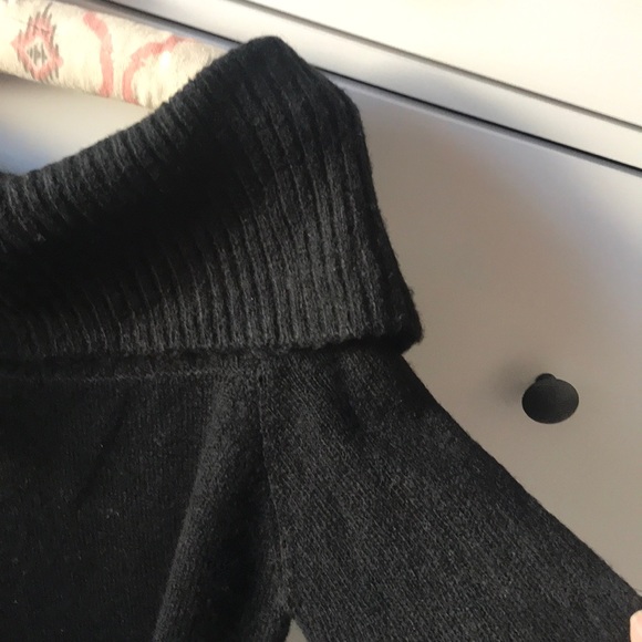 Kut from the Kloth off the Shoulder Sweater Size S - Picture 4 of 10